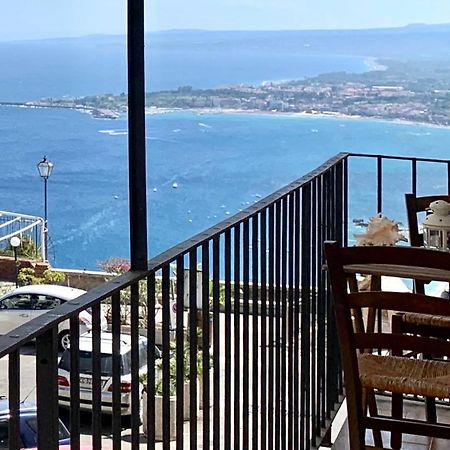 Casa Cariddi Boutique Apartment タオルミーナ エクステリア 写真