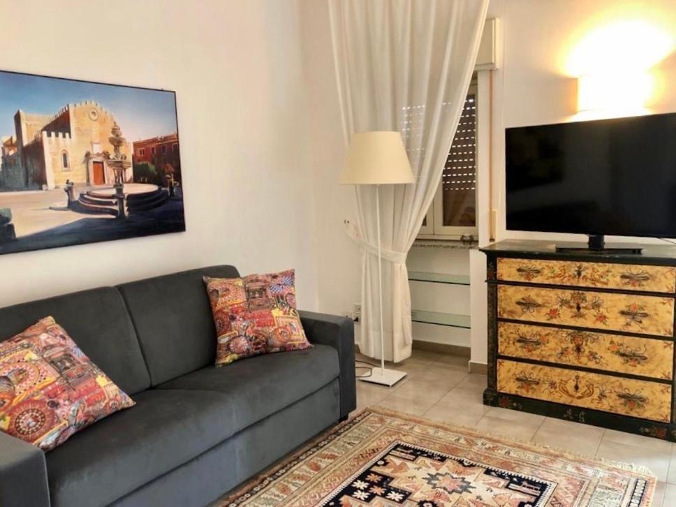Casa Cariddi Boutique Apartment タオルミーナ エクステリア 写真